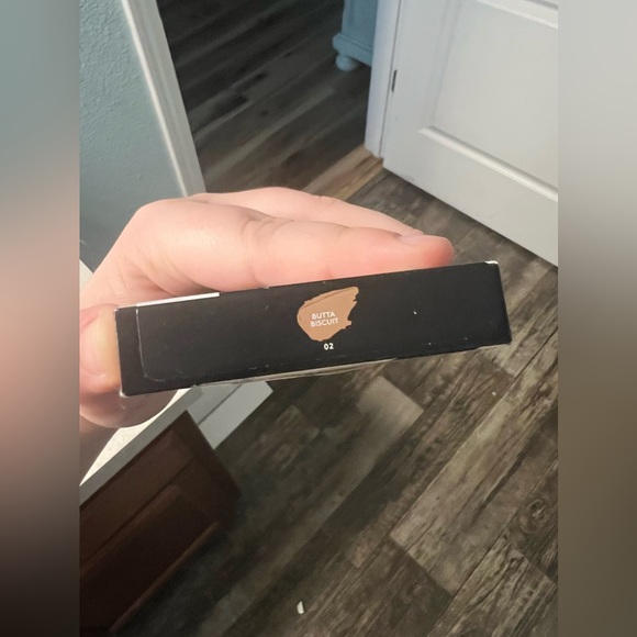 Fenty Beauty Butta Biscuit Bronzer 02 - Picture 3 of 4